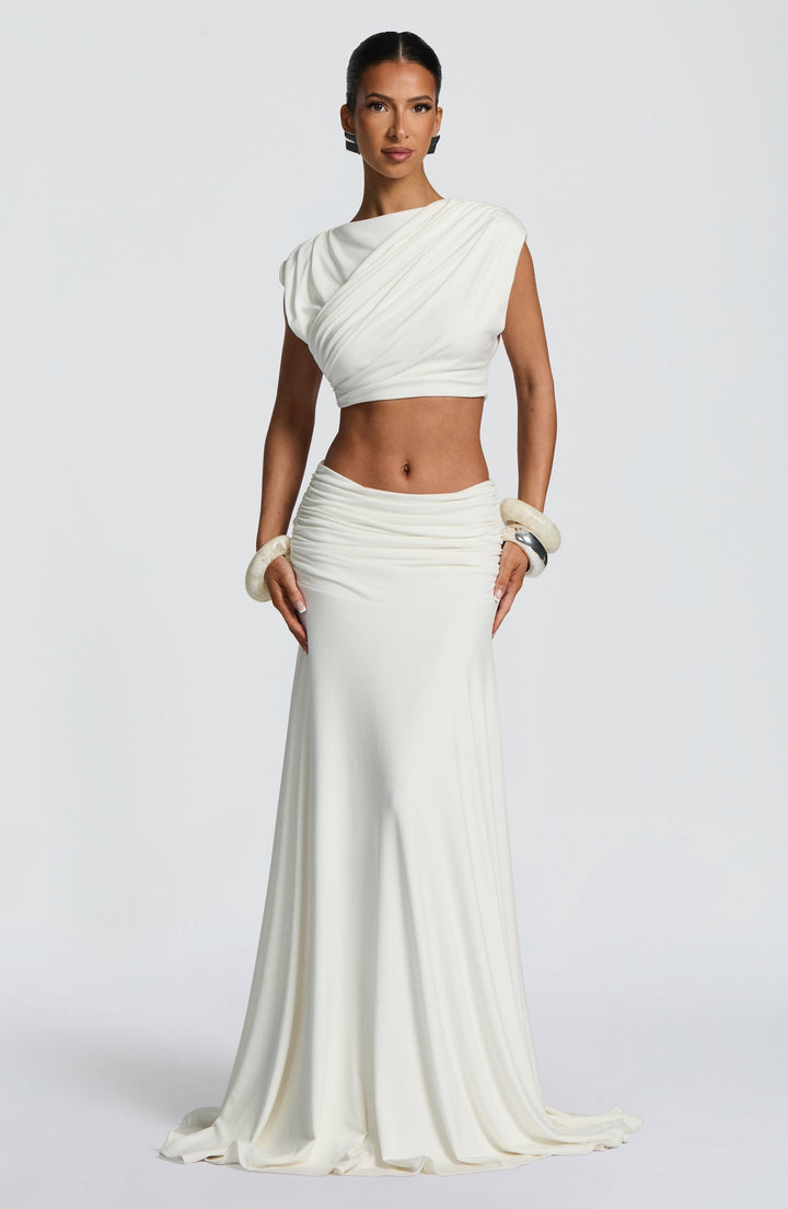 Ray - Two-piece pleated set with a maxi skirt and crop top