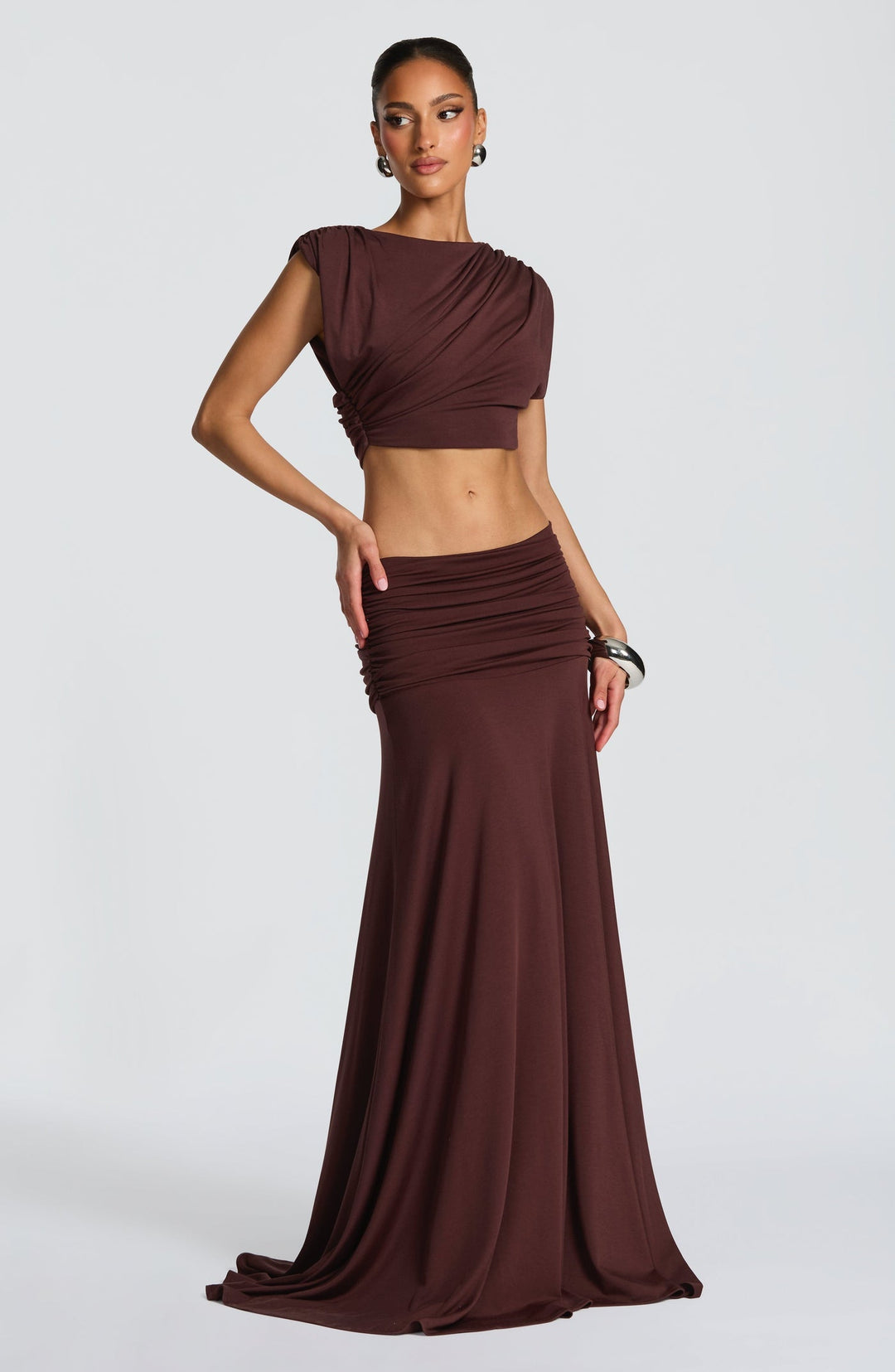 Ray - Two-piece pleated set with a maxi skirt and crop top