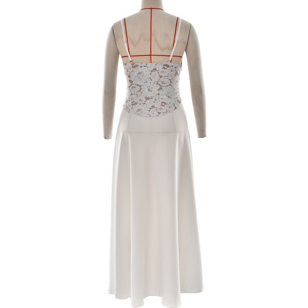 Satin maxi dress with a slit and lace design - Amori