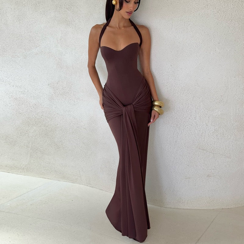 Maxi dress with a neck tie and open back – YALI