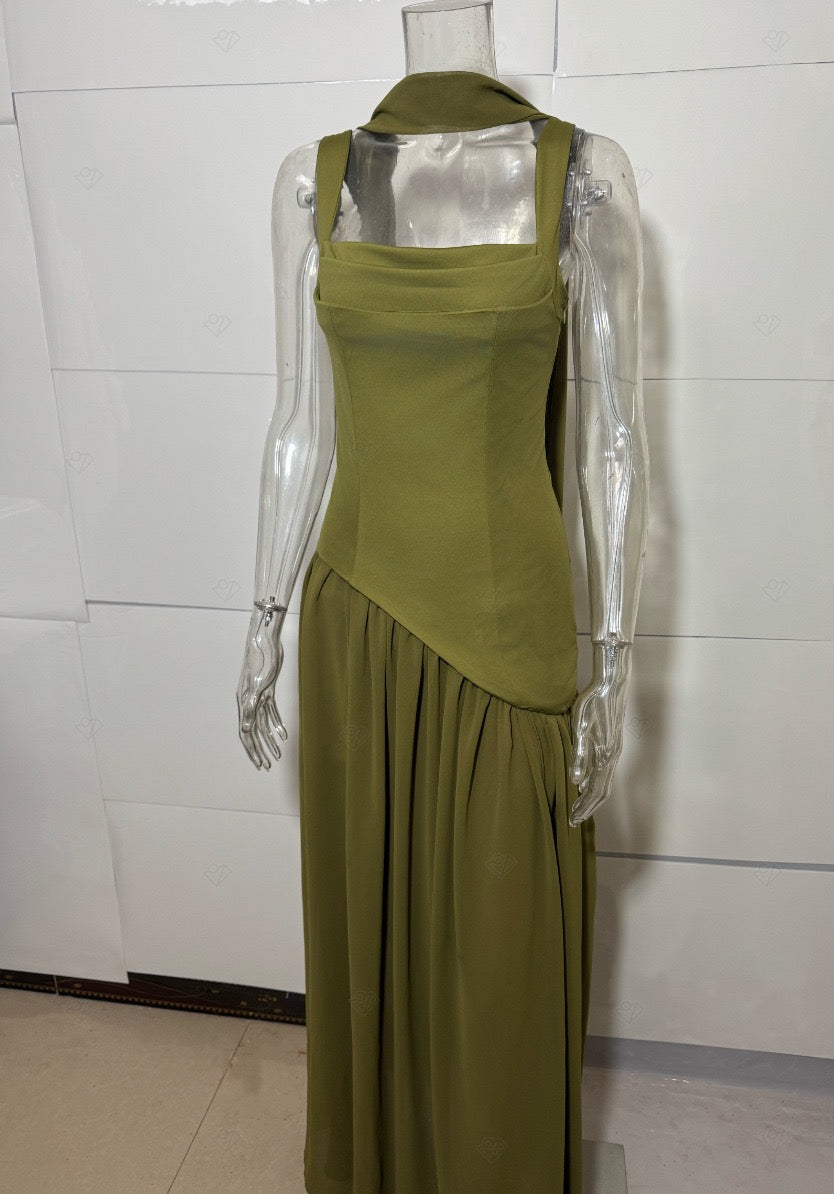 Maxi dress with a tie-back design for fastening at the waist and chiffon with a slit and veil decoration - Tova