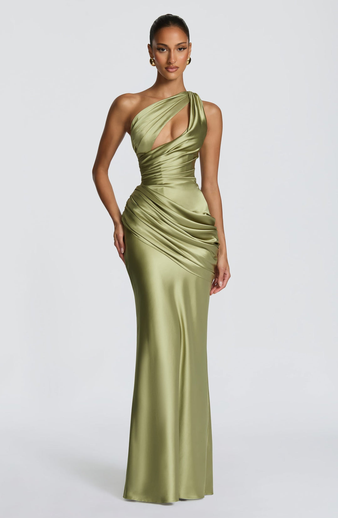 Elegant satin maxi dress with an open back and pleat detailing – LINOR
