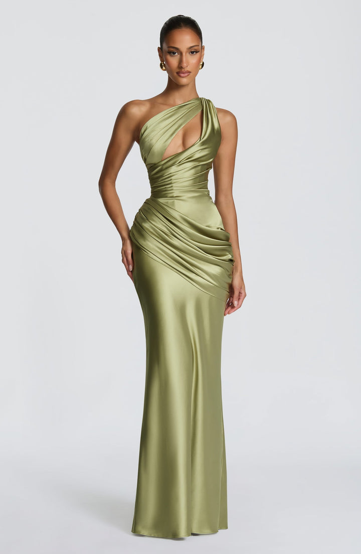 Elegant satin maxi dress with an open back and pleat detailing – LINOR