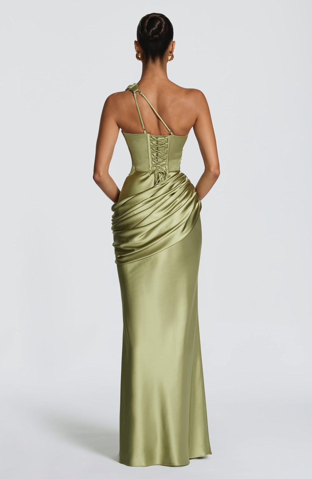 Elegant satin maxi dress with an open back and pleat detailing – LINOR