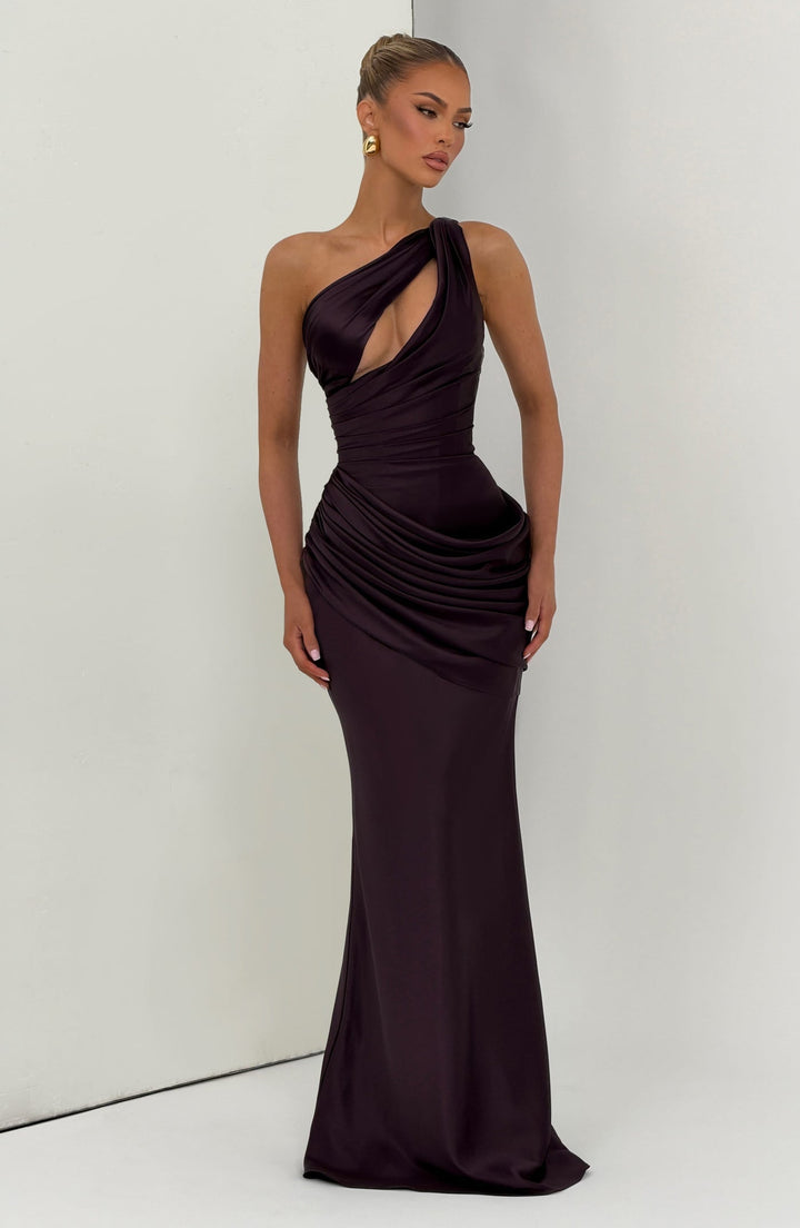 Elegant satin maxi dress with an open back and pleat detailing – LINOR