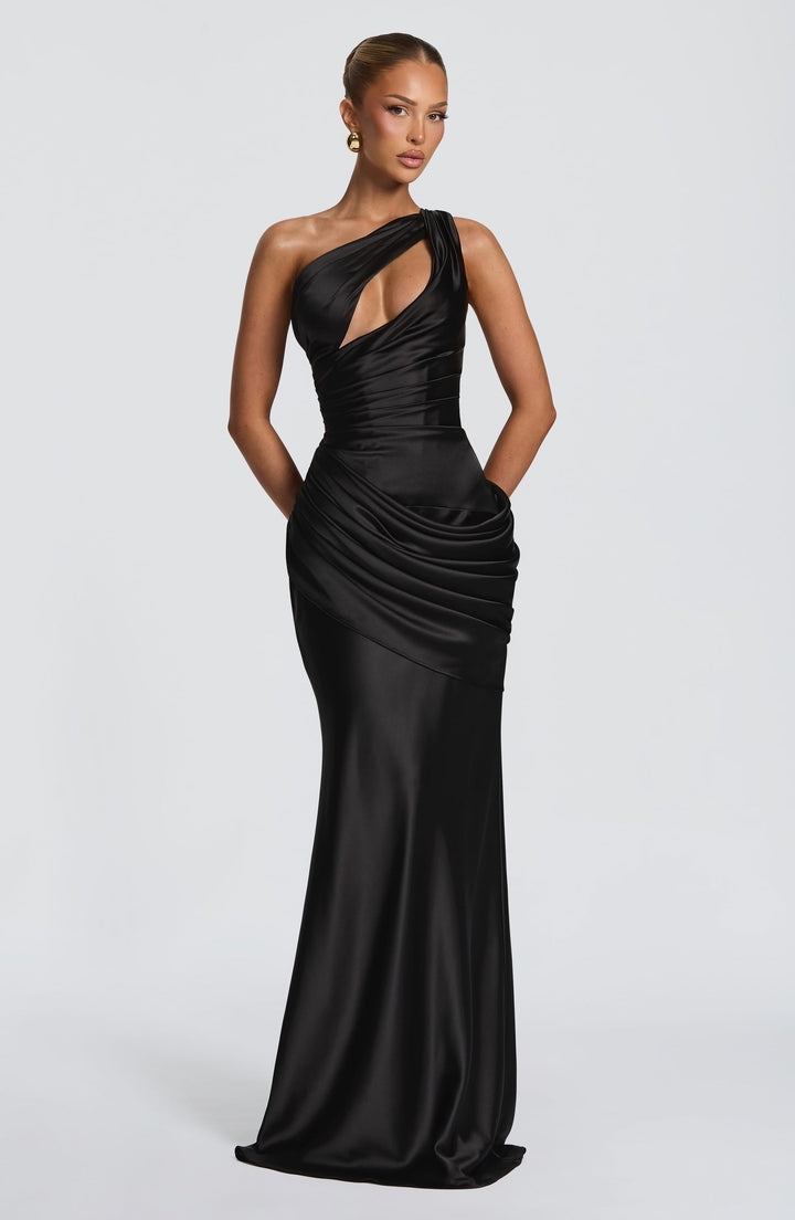 Elegant satin maxi dress with an open back and pleat detailing – LINOR