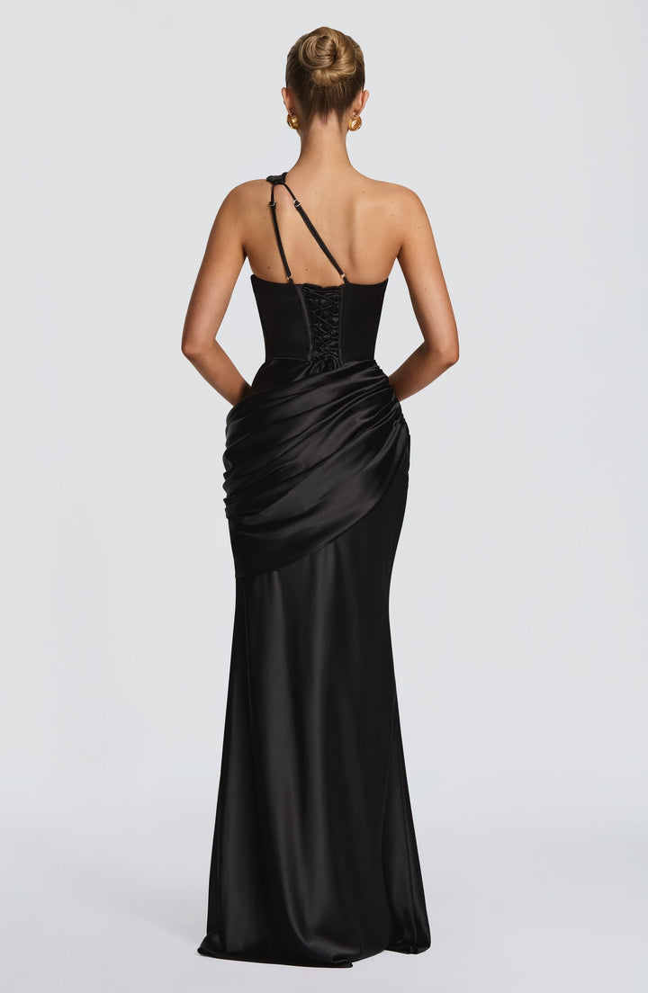 Elegant satin maxi dress with an open back and pleat detailing – LINOR