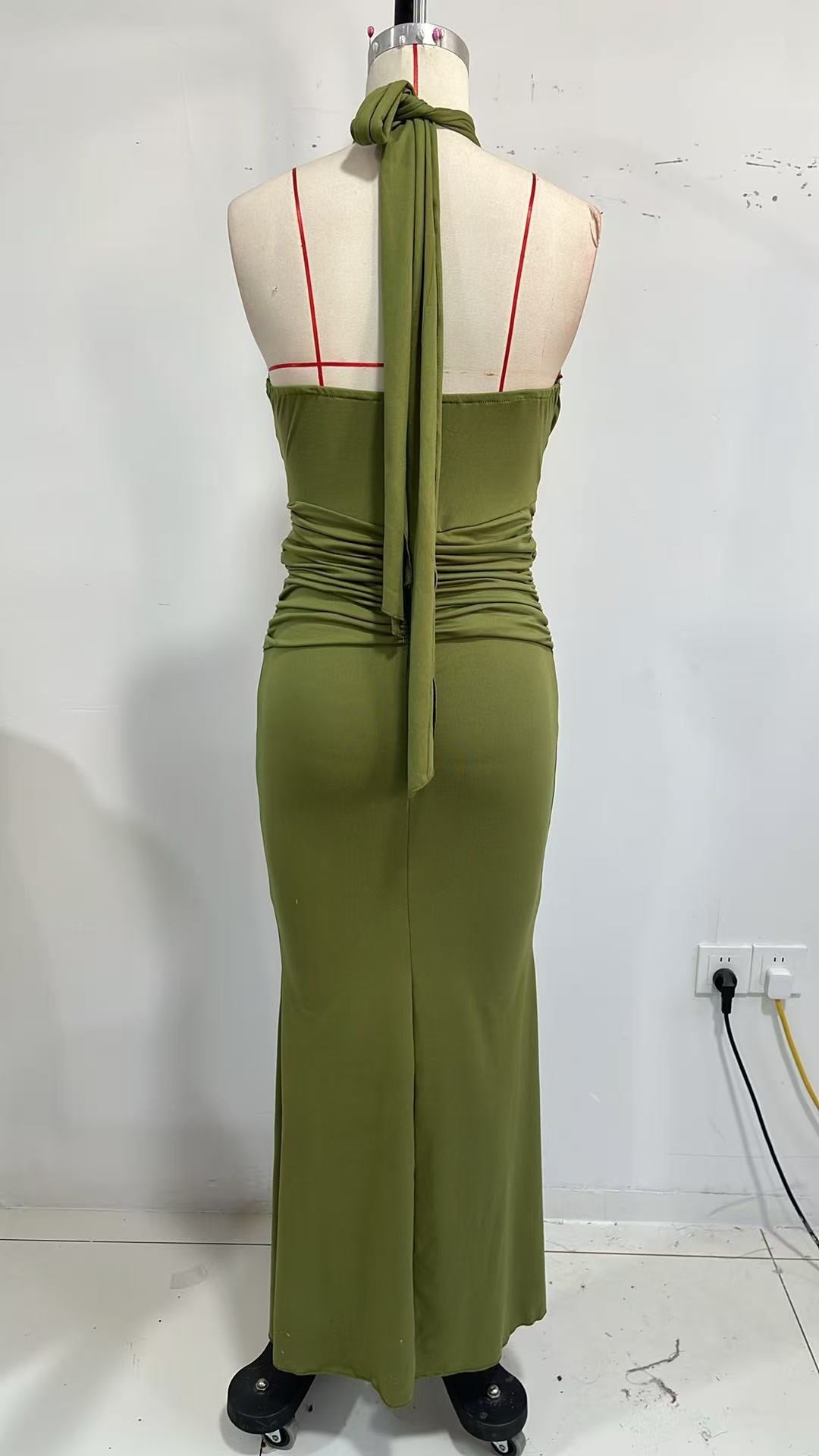 Lalin - Pleated maxi dress with an open back
