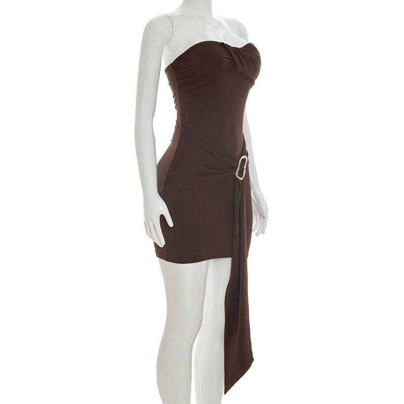Strapless ruched mini dress with buckle embellishment – SOLEDAD
