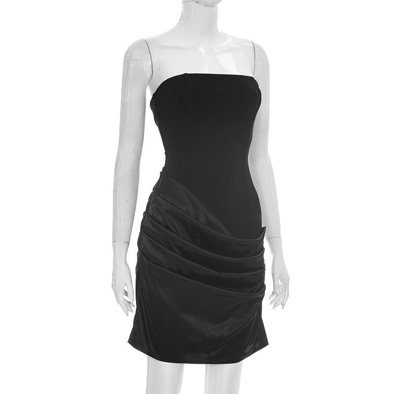 Strapless mini dress with a corset and satin pleat detailing – Sagi