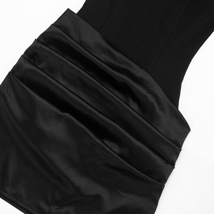Strapless mini dress with a corset and satin pleat detailing – Sagi