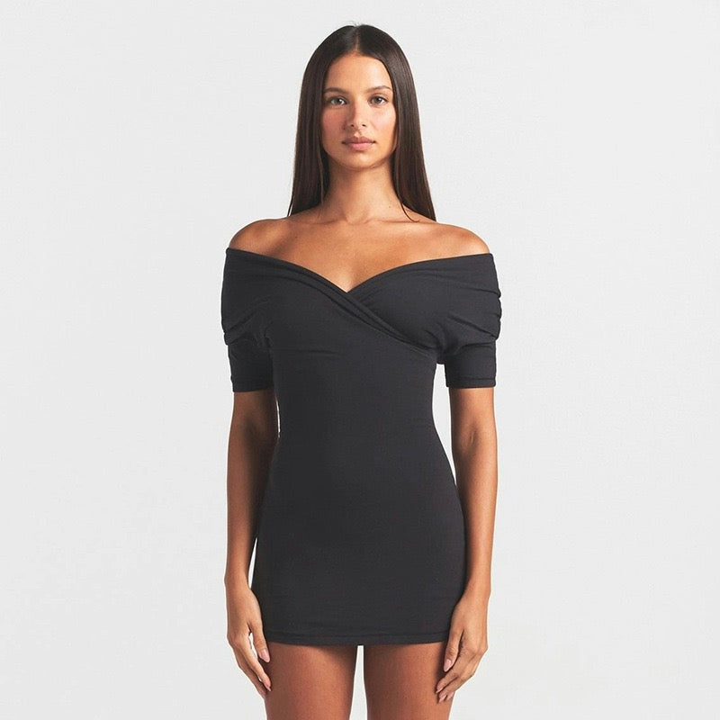 Fitted mini dress with off-the-shoulder sleeves – Melania