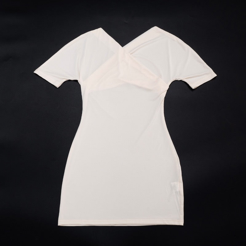 Fitted mini dress with off-the-shoulder sleeves – Melania