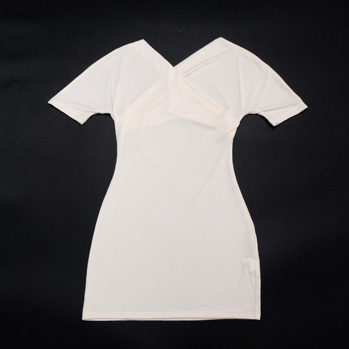 Fitted mini dress with off-the-shoulder sleeves – Melania