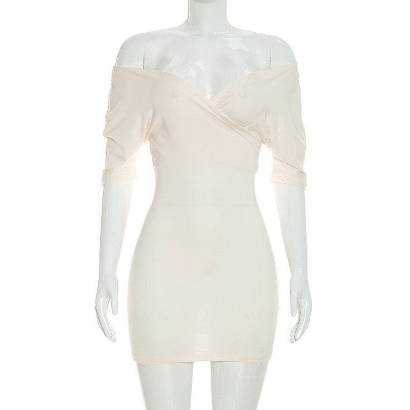 Fitted mini dress with off-the-shoulder sleeves – Melania