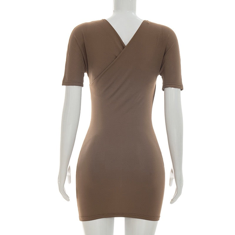 Fitted mini dress with off-the-shoulder sleeves – Melania