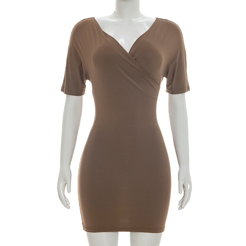 Fitted mini dress with off-the-shoulder sleeves – Melania
