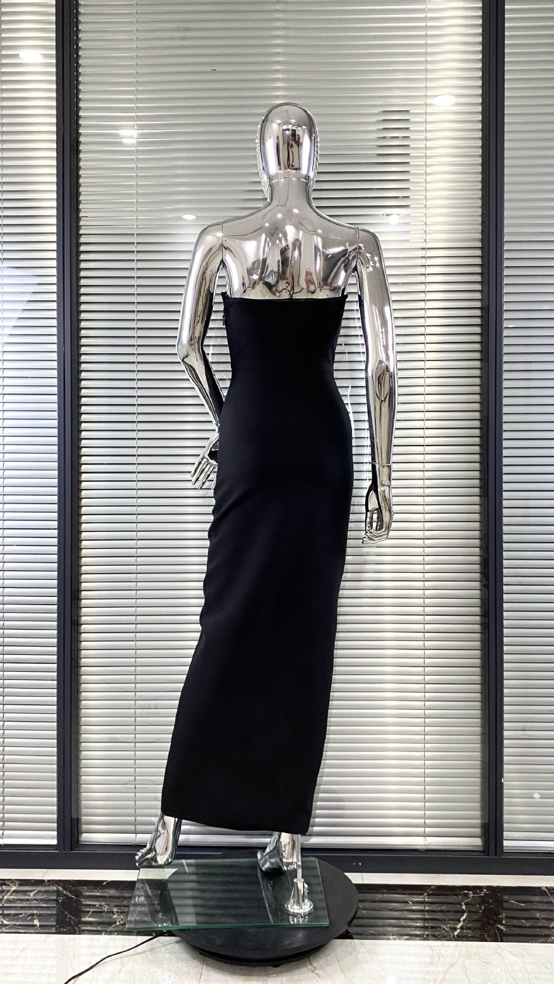 Elegant Maxi Strapless Dress with Shaping Fabric and Buckle Design - ORINA