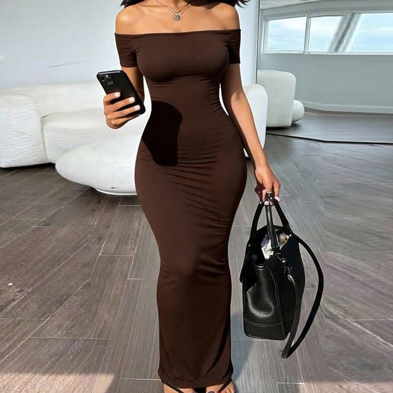 Fitted maxi dress with off-the-shoulder sleeves – Yana