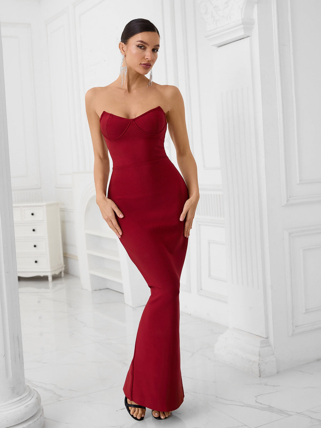 Elegant strapless maxi dress in shapewear fabric - ZOMA