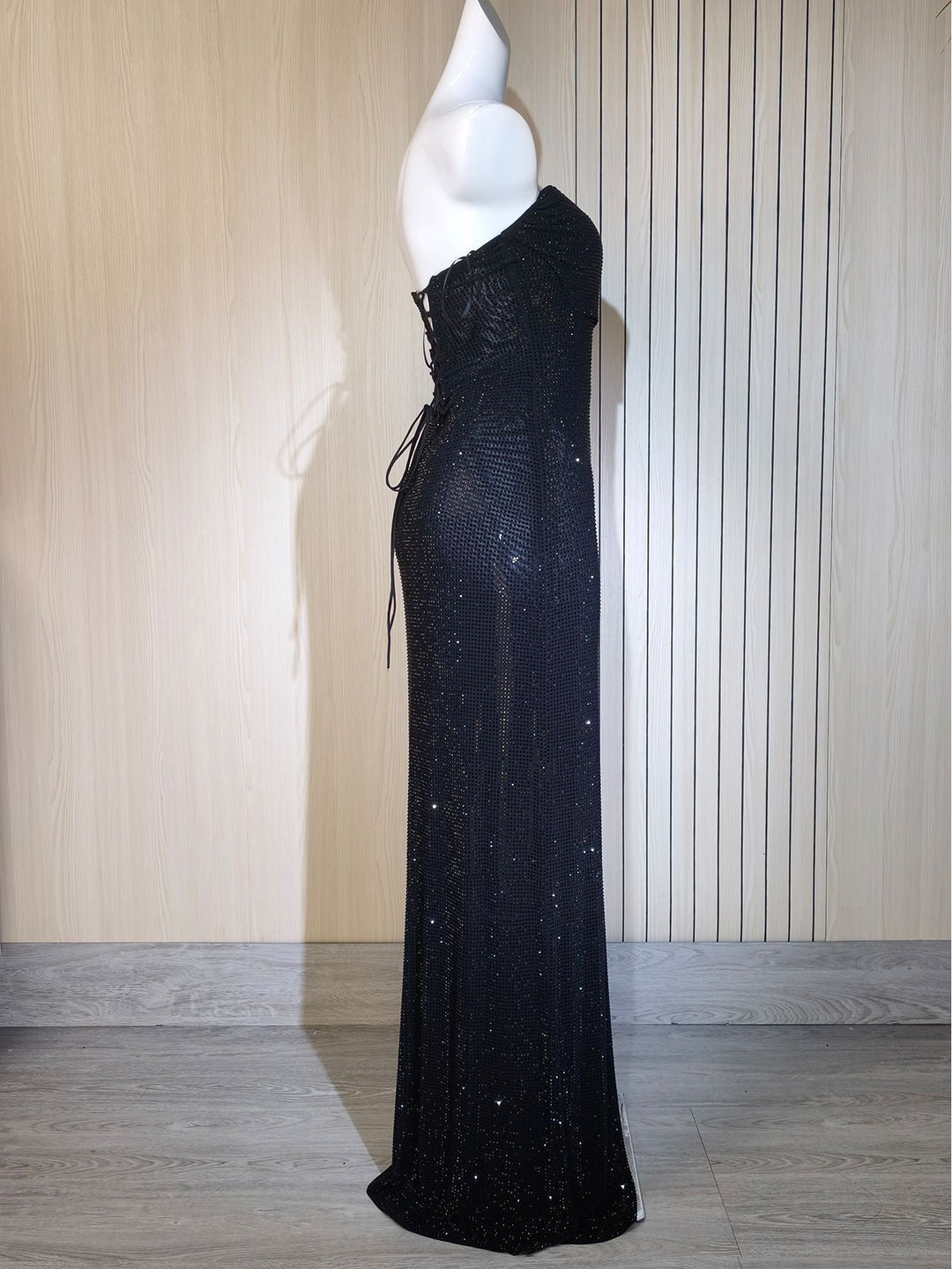 Strapless maxi evening dress with sparkling rhinestone embellishments – GLOW