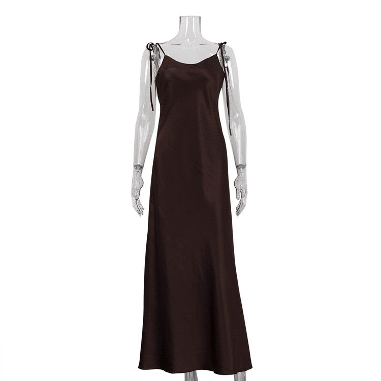 Satin maxi dress with tie straps – Lia