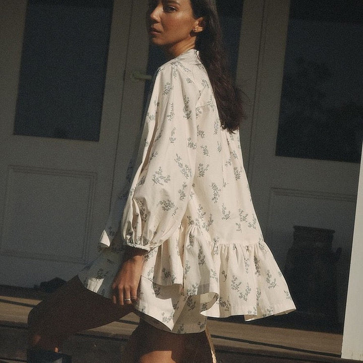 Luxurious French-style floral two-piece set with shorts and a button-down shirt – Nara