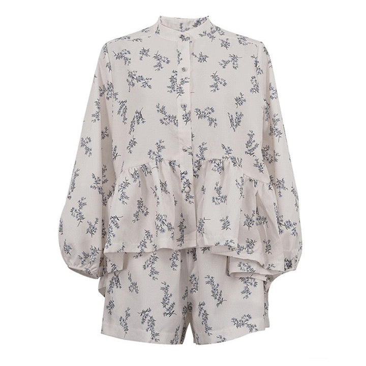 Luxurious French-style floral two-piece set with shorts and a button-down shirt – Nara