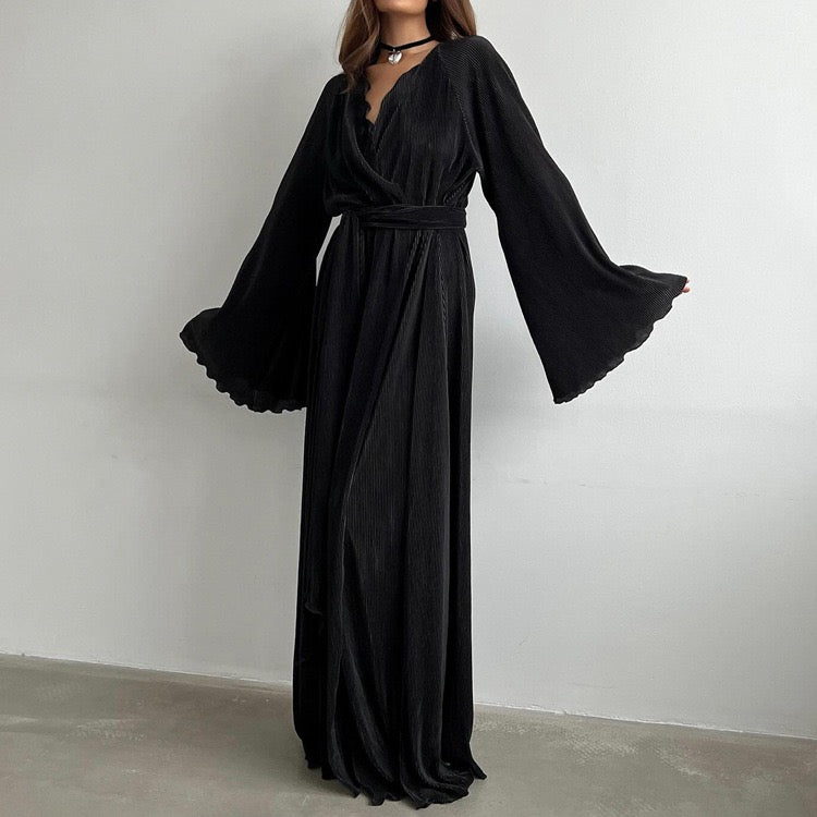 Maxi dress with a slit design in shiny crepe – Vonda