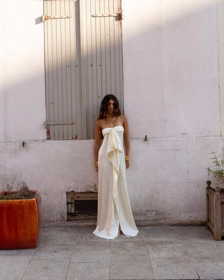 Strapless satin maxi dress with slit and ruffle design – Ophelia