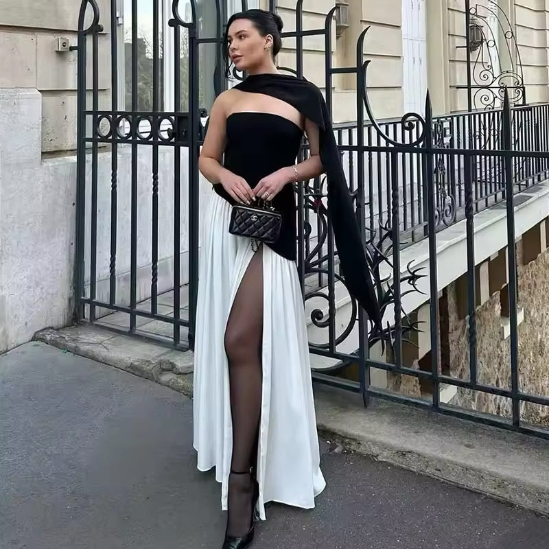 שמלת מקסי סטרפלס קשירה בגב בעיצוב חצאית שיפון בעיטור שסע וצעיף תואם - Zora