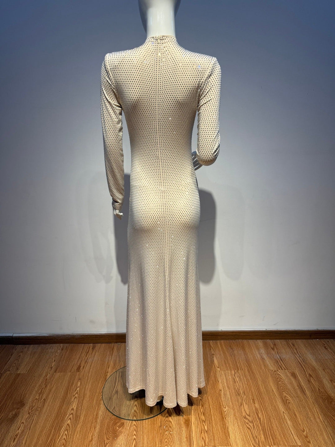 Maxi dress with sparkling sequins and slit design - JESS