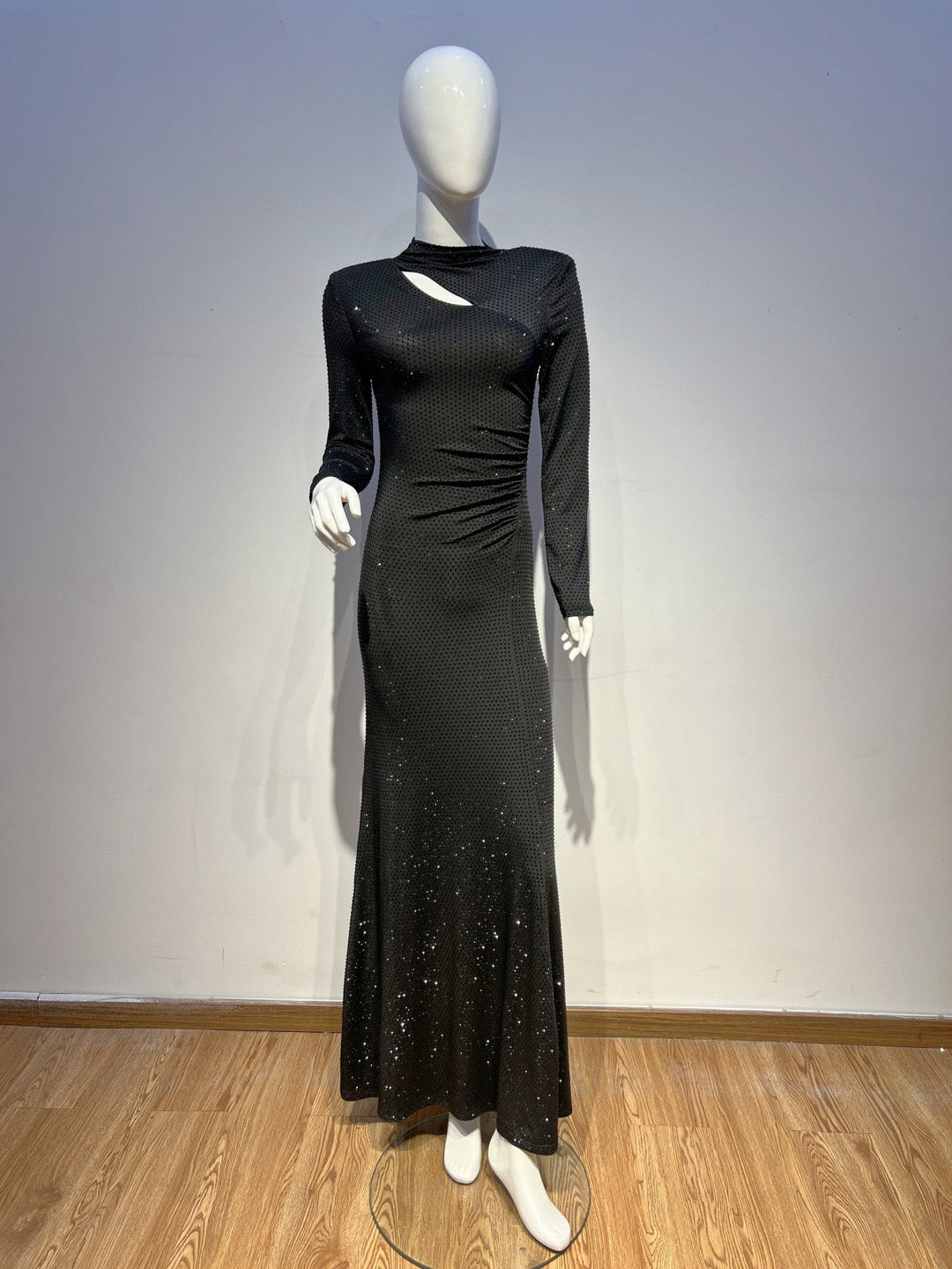 Maxi dress with sparkling sequins and slit design - JESS
