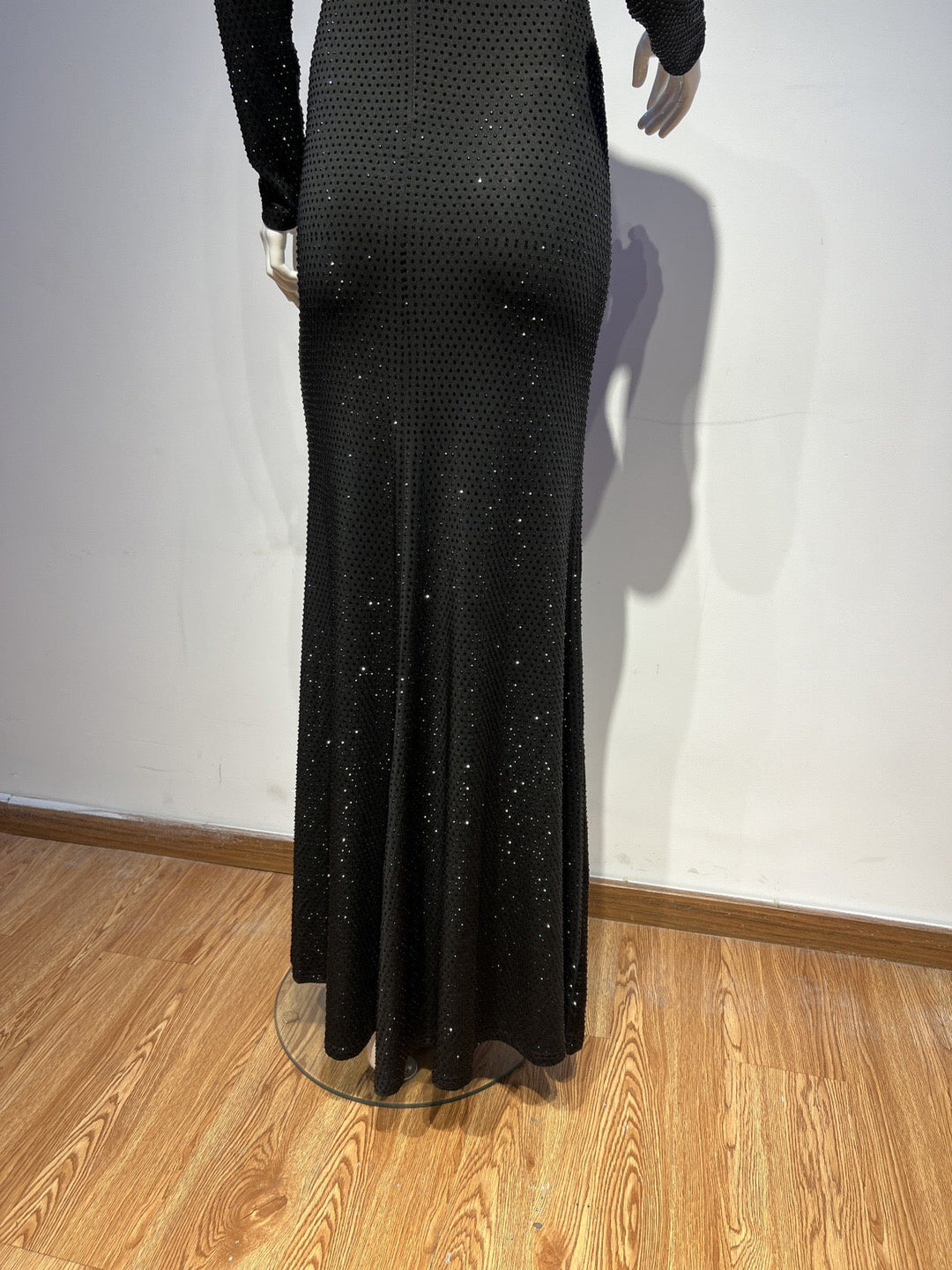 Maxi dress with sparkling sequins and slit design - JESS