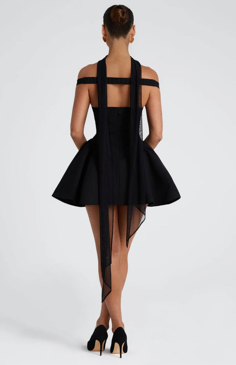 שמלת מיני בגזרת A גב פתוח בעיטור צעיף תואם - תמרה