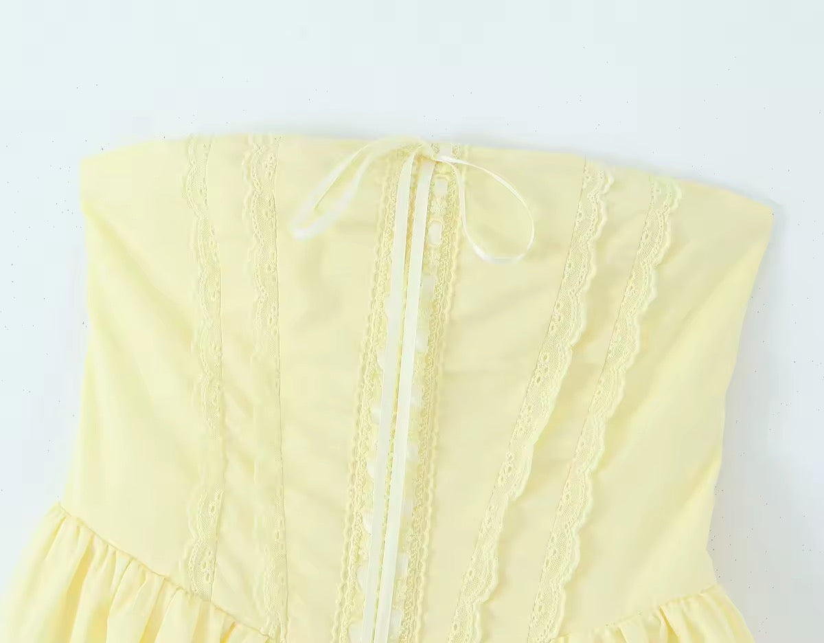 שמלת מיני בגזרת A קשירה בגב להצמדה במותן סטייל כפרי - Reya