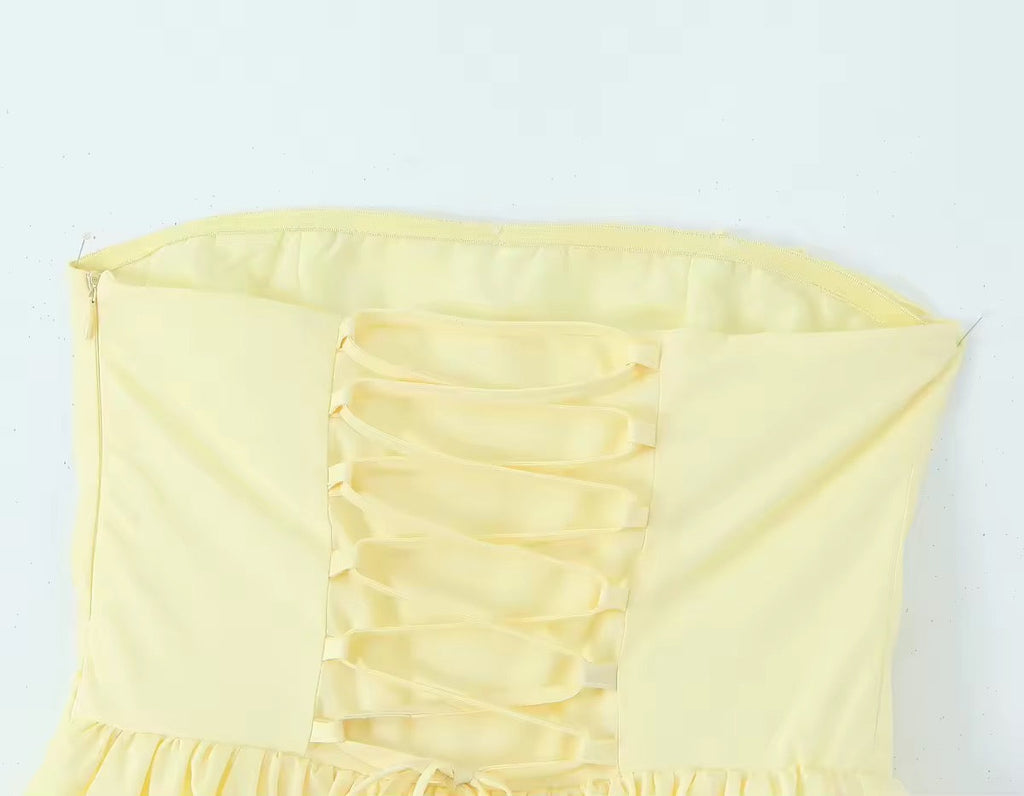 שמלת מיני בגזרת A קשירה בגב להצמדה במותן סטייל כפרי - Reya