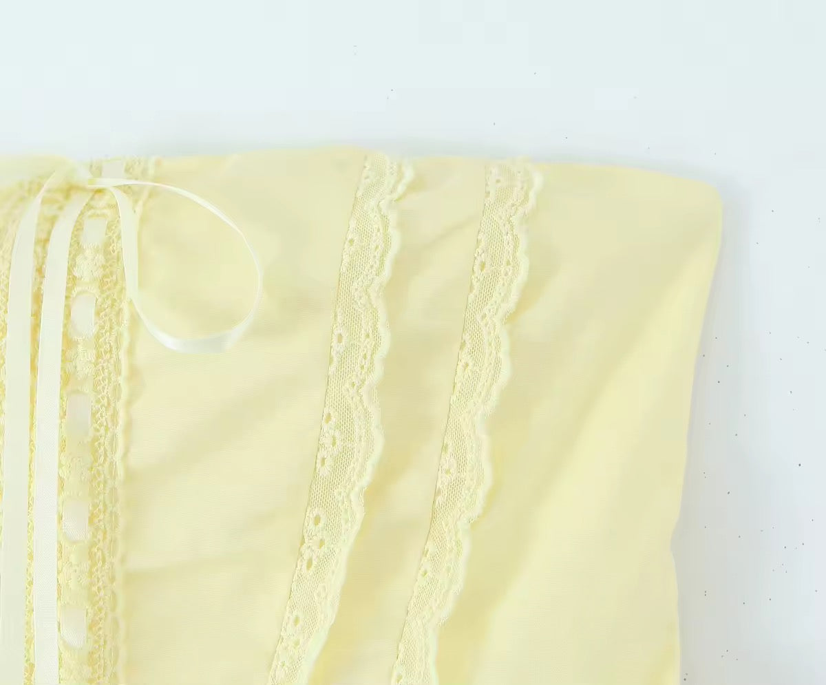 שמלת מיני בגזרת A קשירה בגב להצמדה במותן סטייל כפרי - Reya