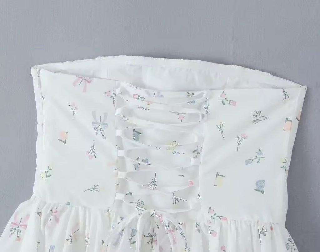 שמלת מיני בגזרת A קשירה בגב להצמדה במותן סטייל כפרי - Reya