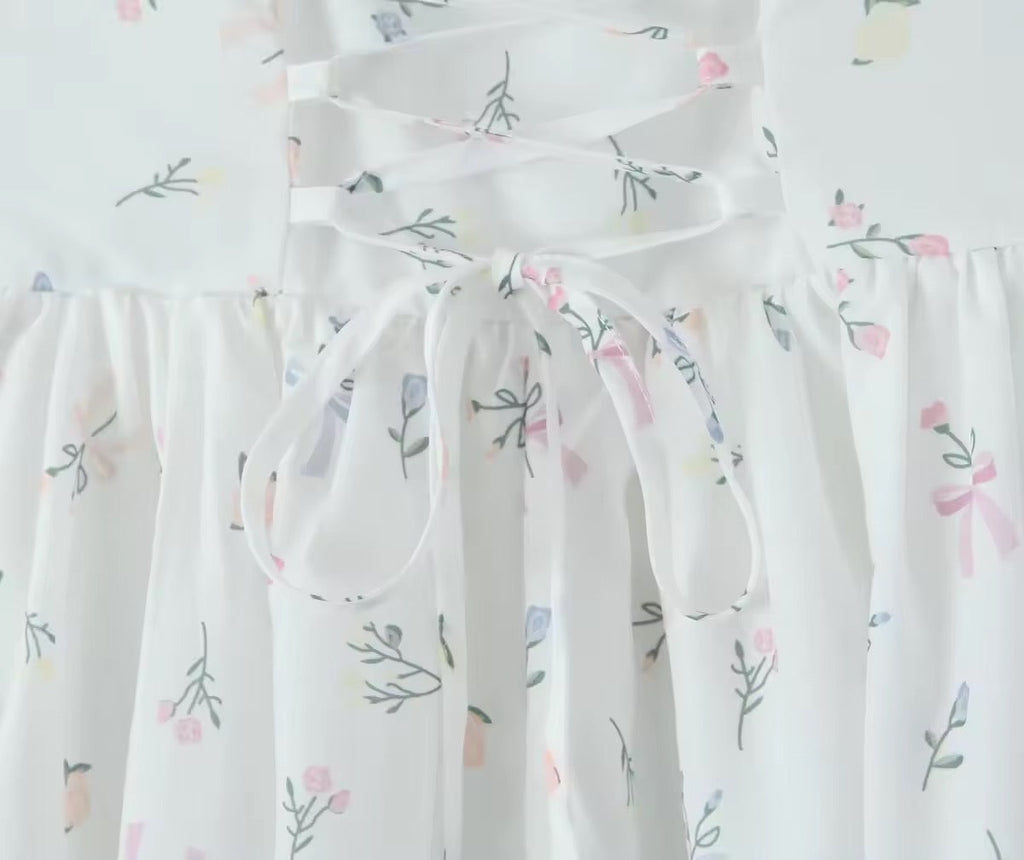 שמלת מיני בגזרת A קשירה בגב להצמדה במותן סטייל כפרי - Reya