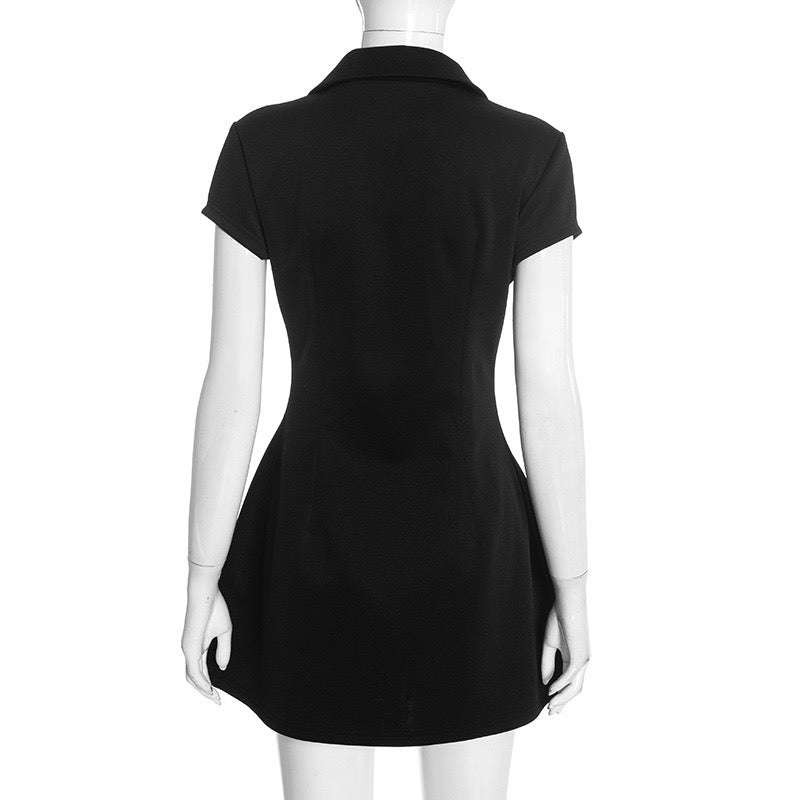 שמלת מיני מחויטת בעיצוב כפתורים - SONYA