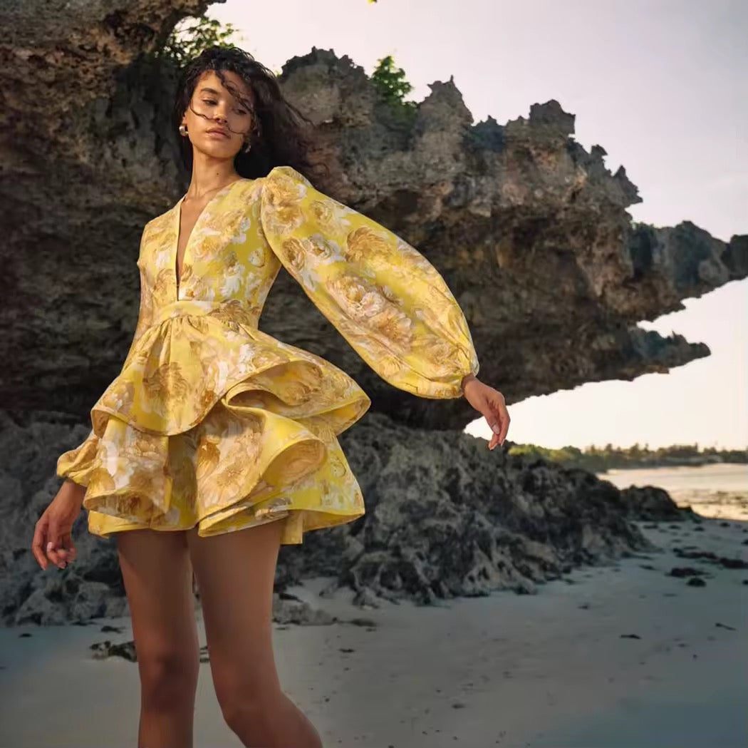 שמלת מיני פרחונית מלמלה בעיצוב מדורג - MIEL