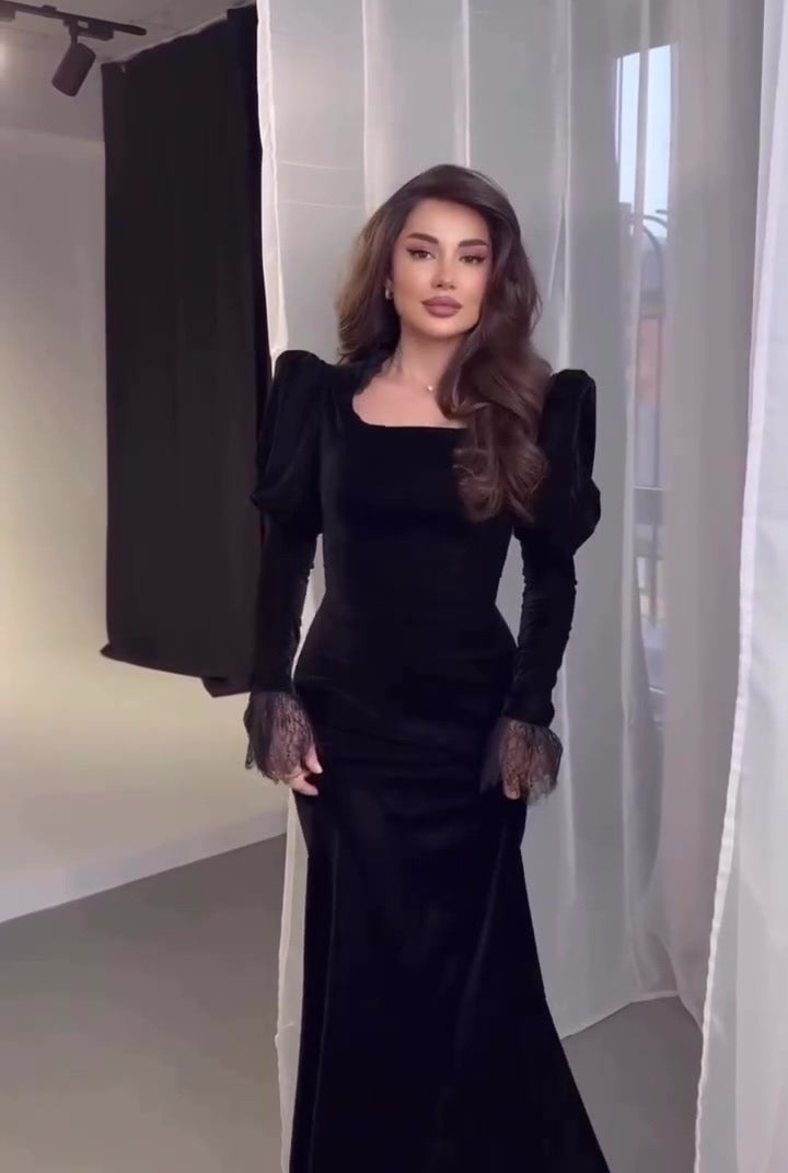 Maxi Velvet Dress with Lace Decoration - ILIN