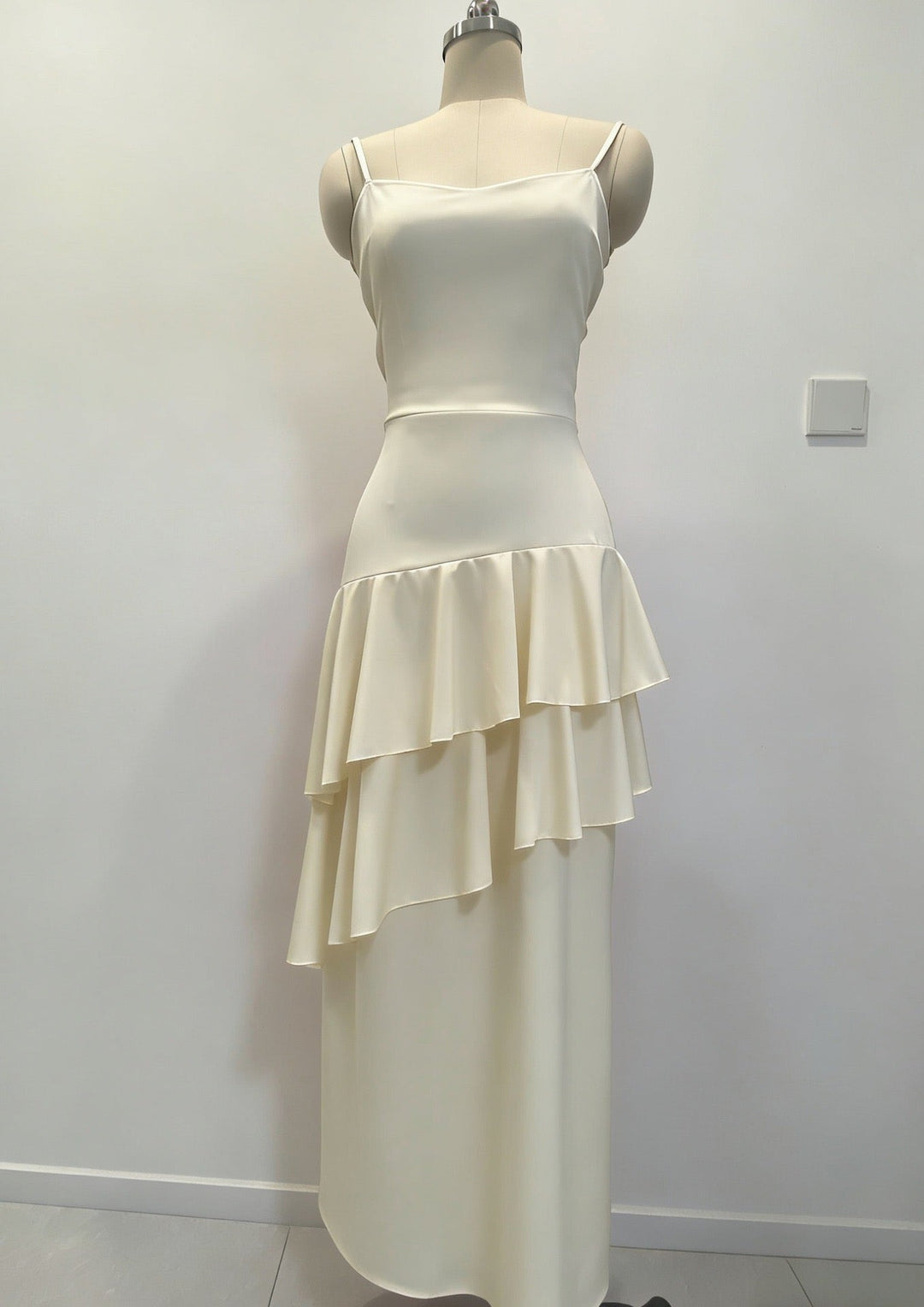 Ruffle maxi dress with back ties – Fabiana