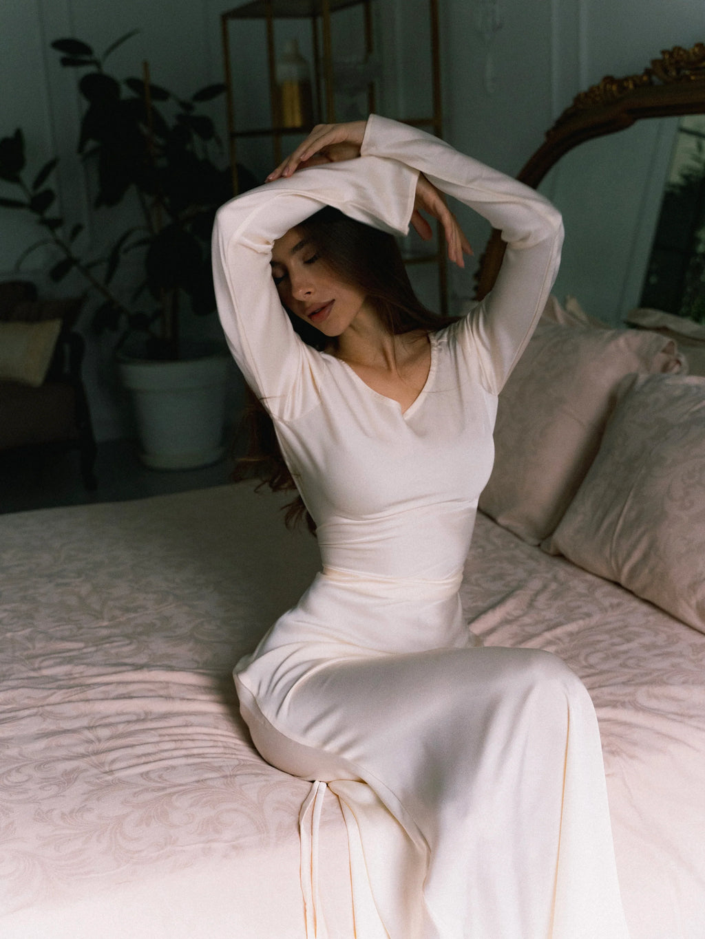 שמלת מקסי סאטן קשירה בגב להצמדה במותן - אודל