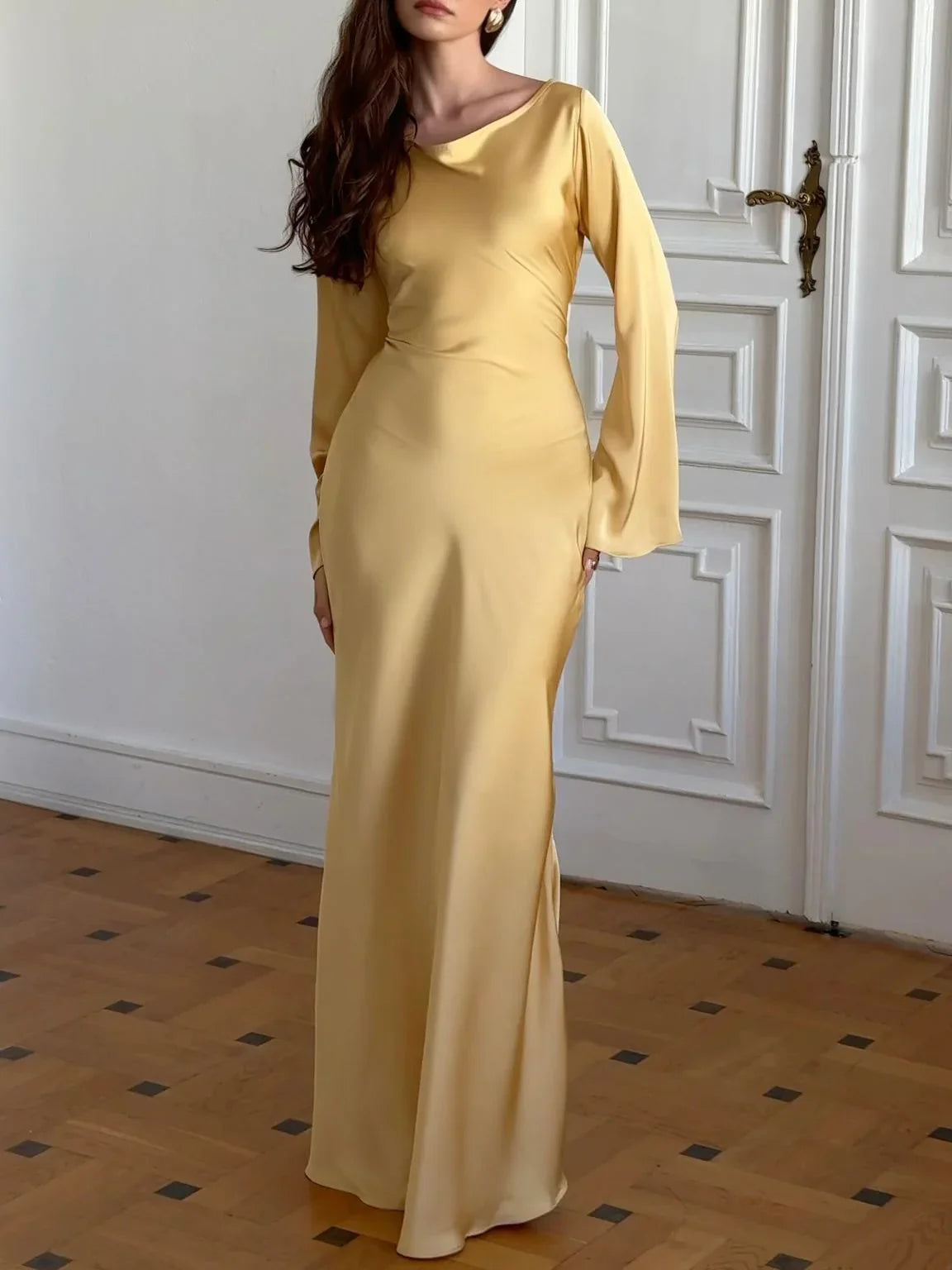 שמלת מקסי סאטן קשירה בגב להצמדה במותן - אודל