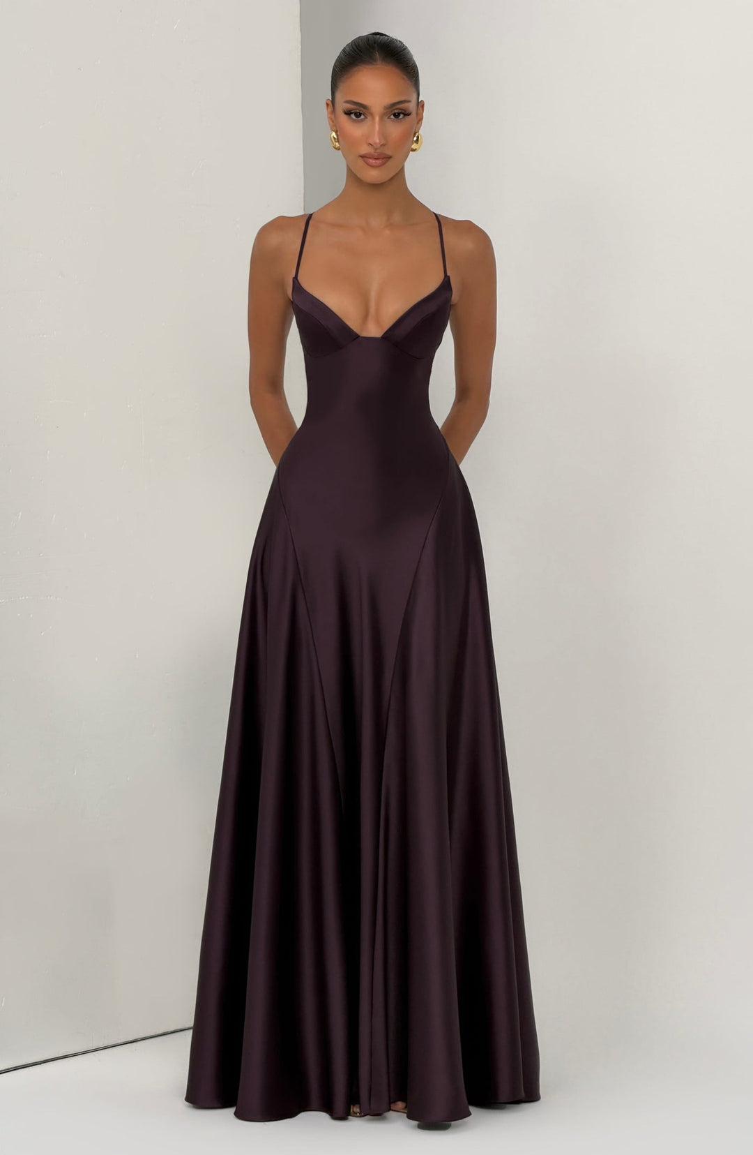 Satin maxi dress with back ties for a fitted waist – HILAY