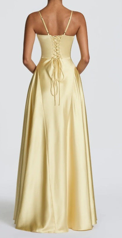 Satin maxi dress with back ties for a fitted waist – HILAY