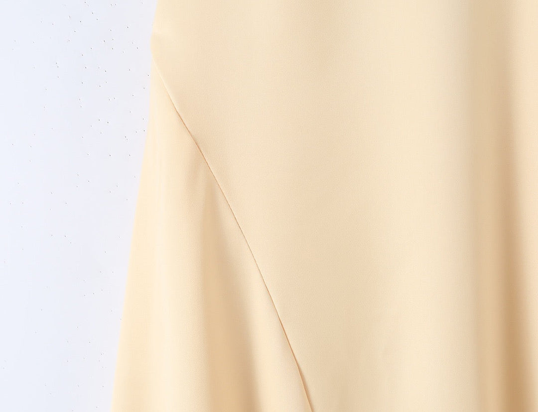 Satin maxi dress with back ties for a fitted waist – HILAY