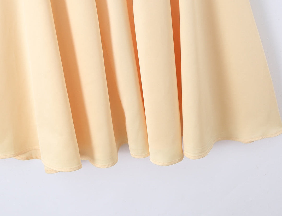 Satin maxi dress with back ties for a fitted waist – HILAY